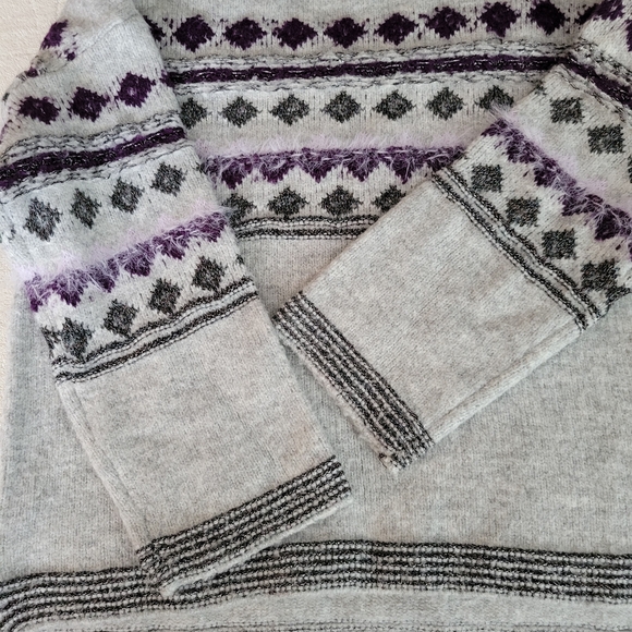 Time and Tru Heather Gray and Violet Patterned Crewneck Sweater Super Soft - Picture 5 of 8